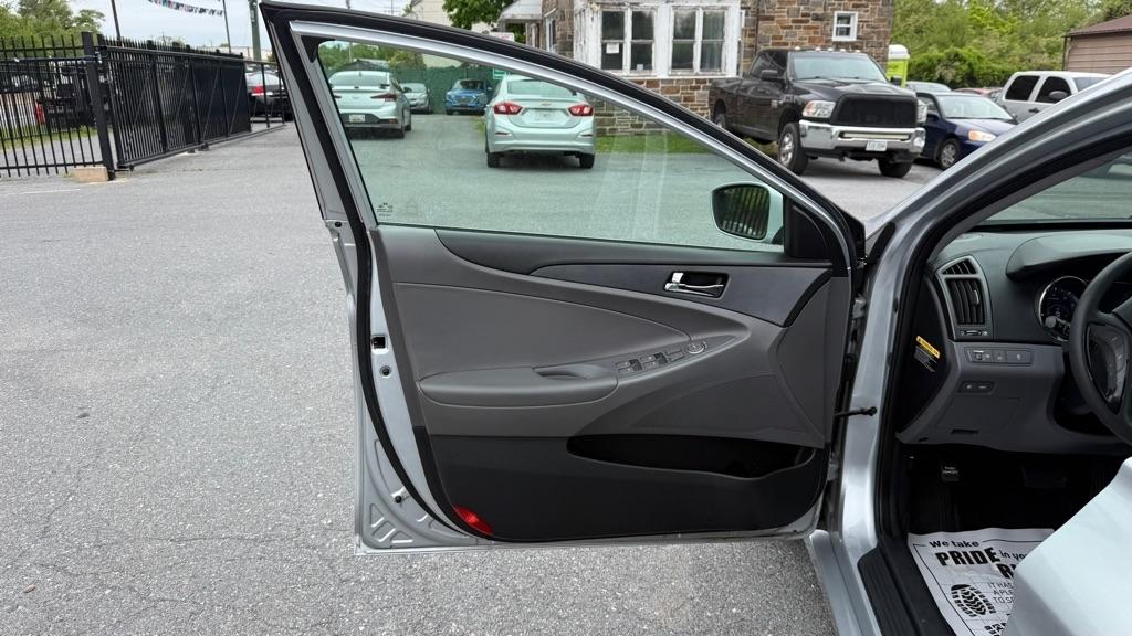 Hyundai Sonata  2012