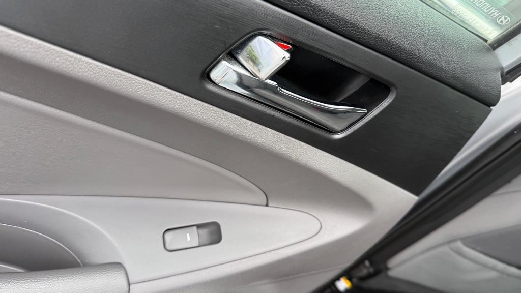 Hyundai Sonata  2012