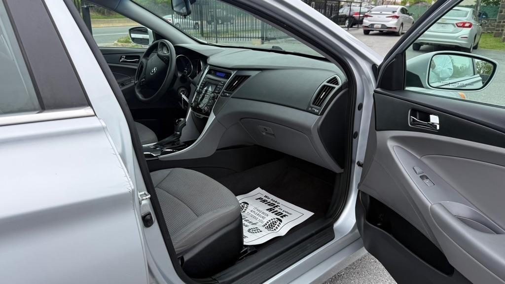 Hyundai Sonata  2012