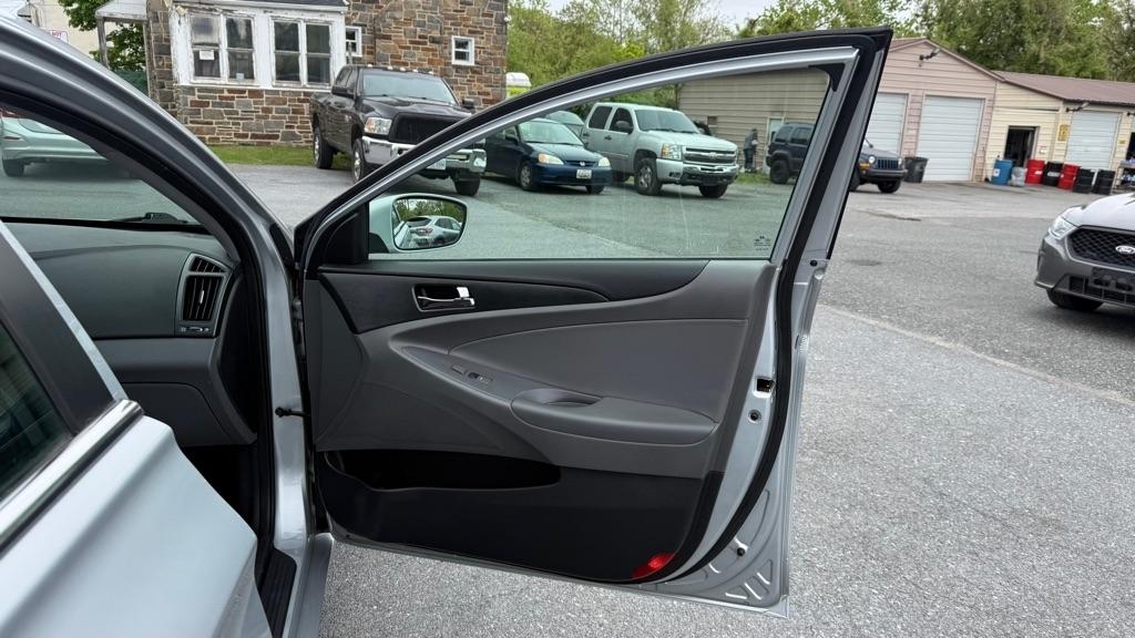 Hyundai Sonata  2012