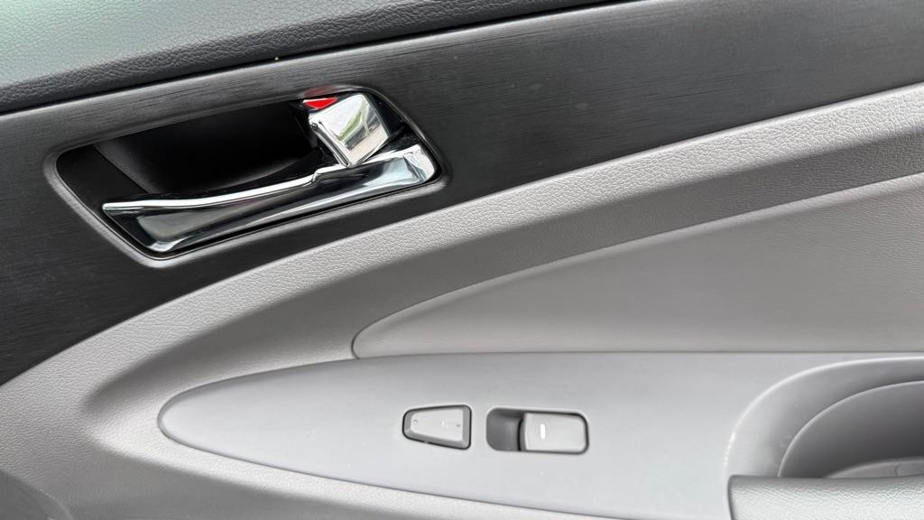 Hyundai Sonata  2012