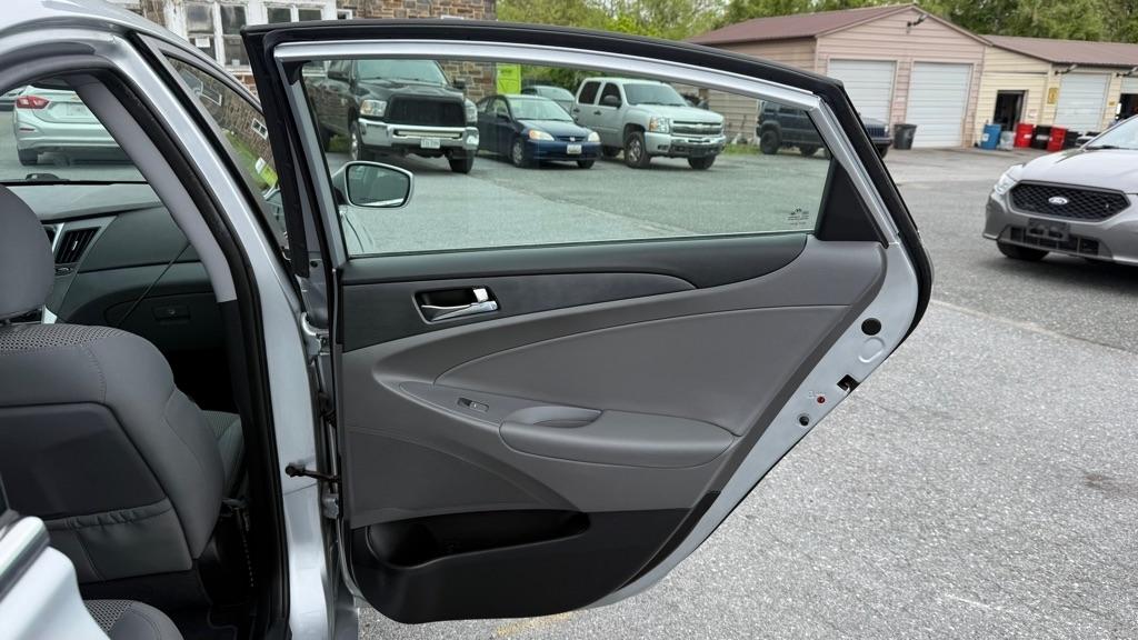 Hyundai Sonata  2012