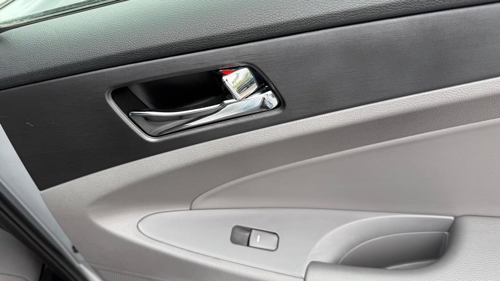 Hyundai Sonata  2012