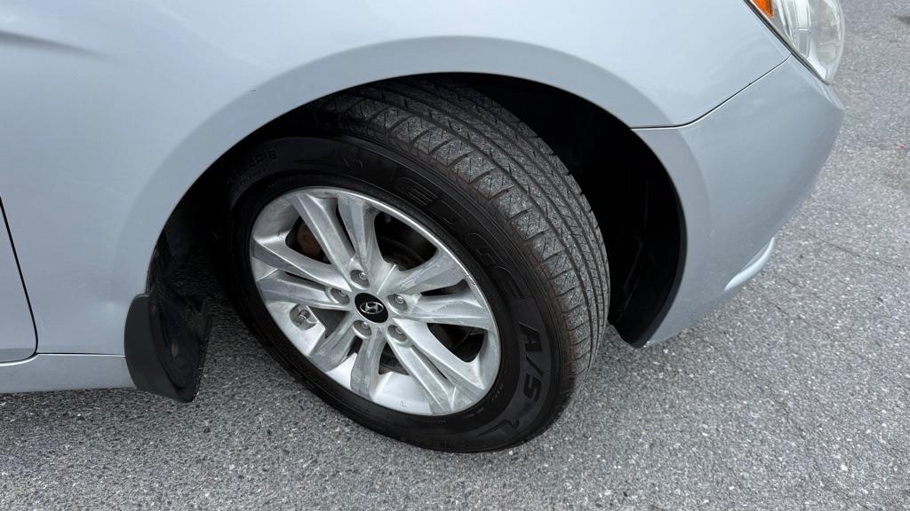 Hyundai Sonata  2012