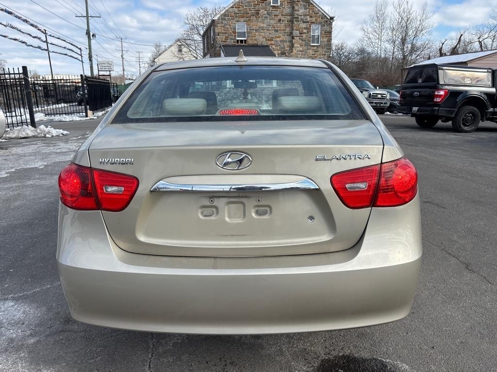 Hyundai Elantra  2010