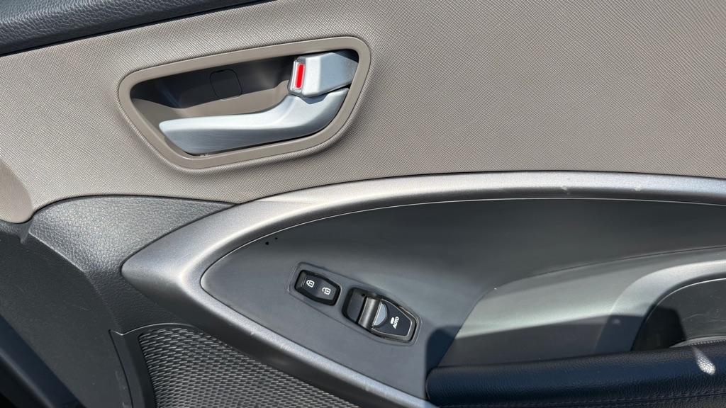 2015 Hyundai Santa Fe Limited - Photo 17