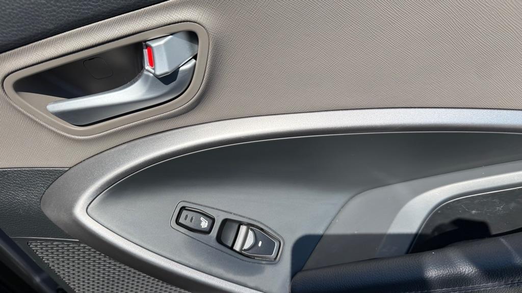2015 Hyundai Santa Fe Limited - Photo 19