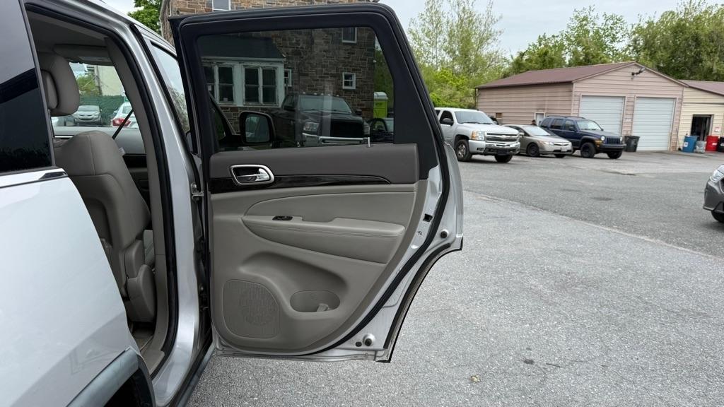 Jeep Grand Cherokee  2011
