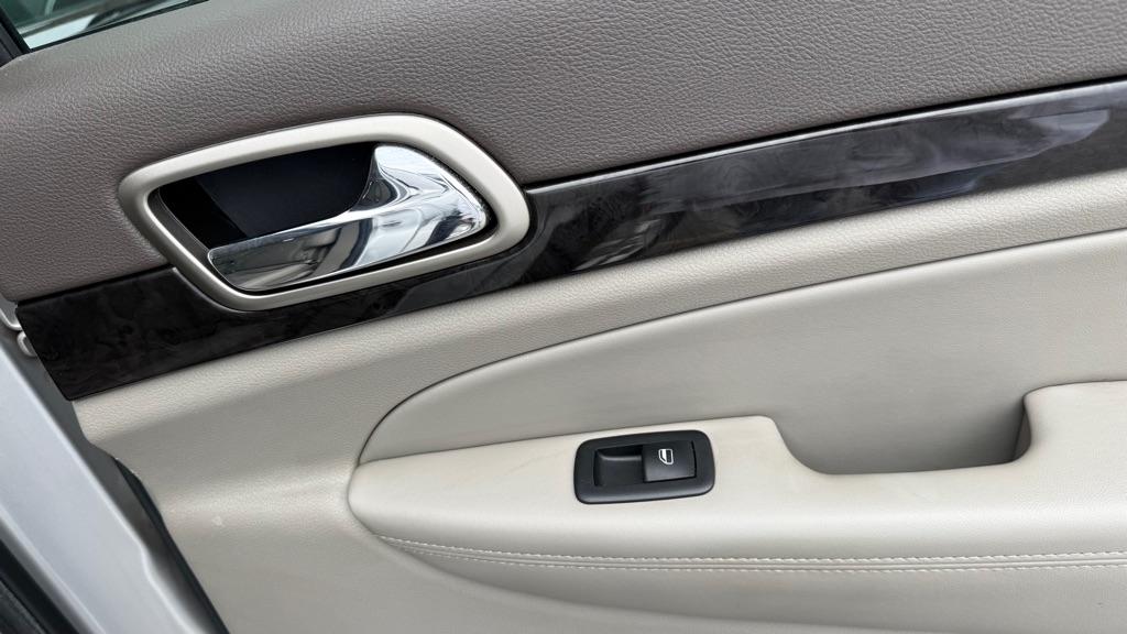 Jeep Grand Cherokee  2011
