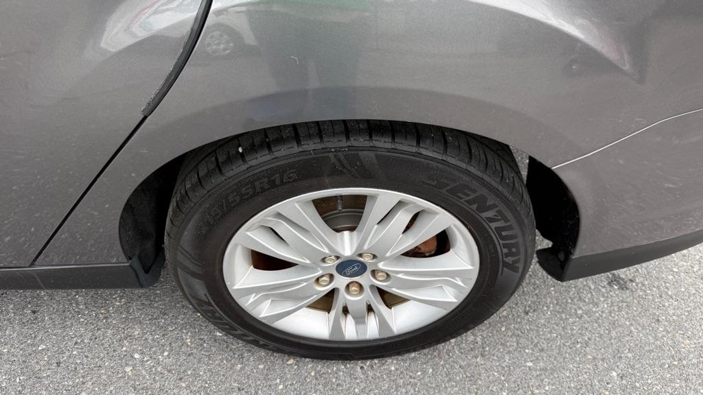 Ford Focus  2012