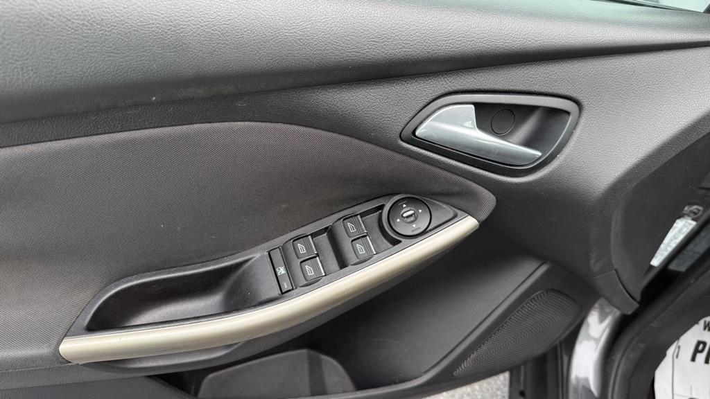 Ford Focus  2012