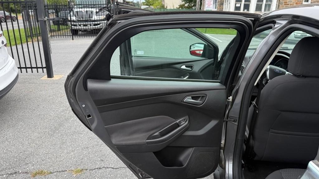 Ford Focus  2012