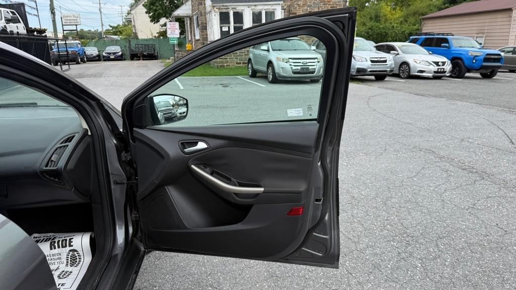 Ford Focus  2012