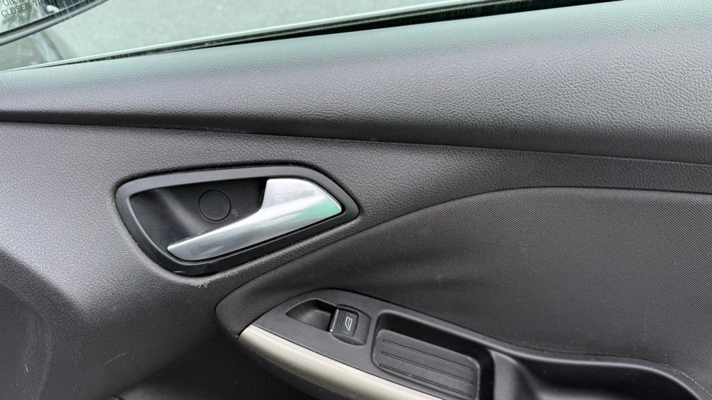 Ford Focus  2012