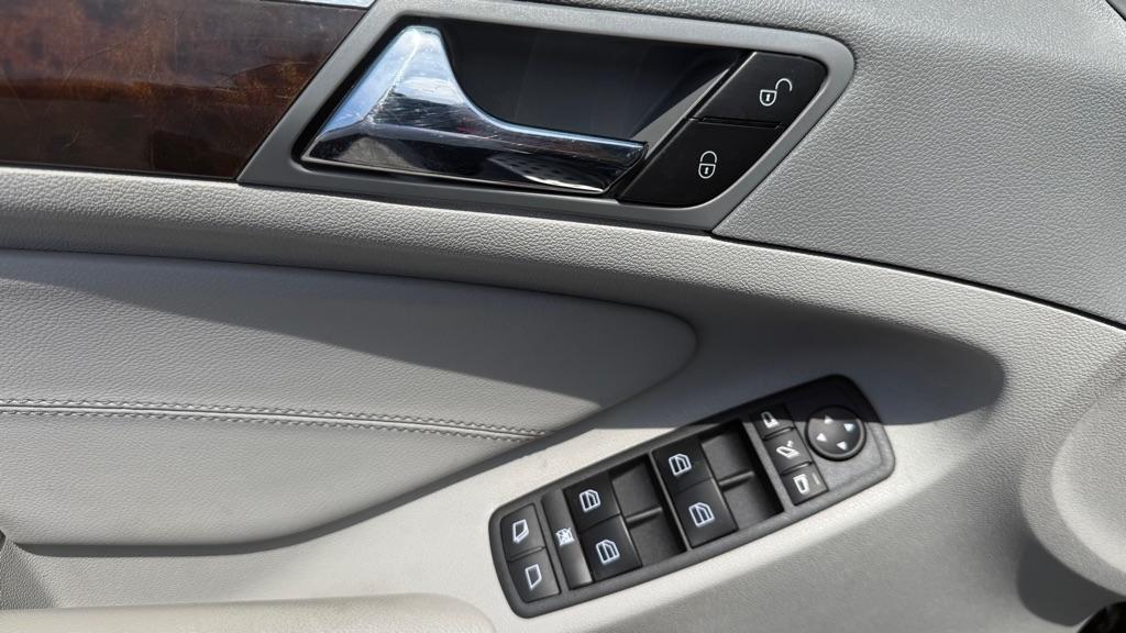 Mercedes-Benz GL-Class  2012