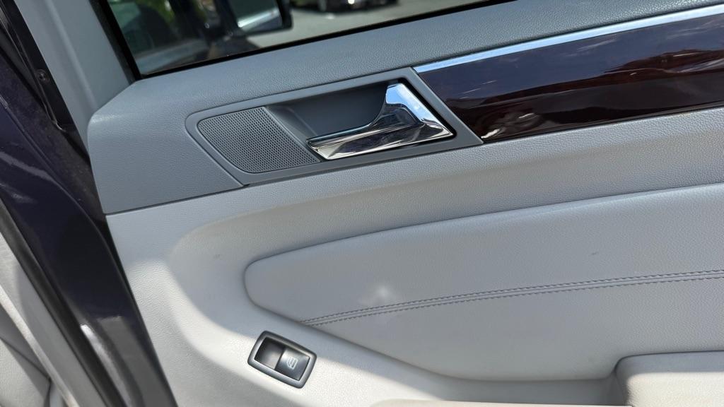 Mercedes-Benz GL-Class  2012