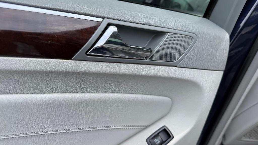 Mercedes-Benz GL-Class  2012