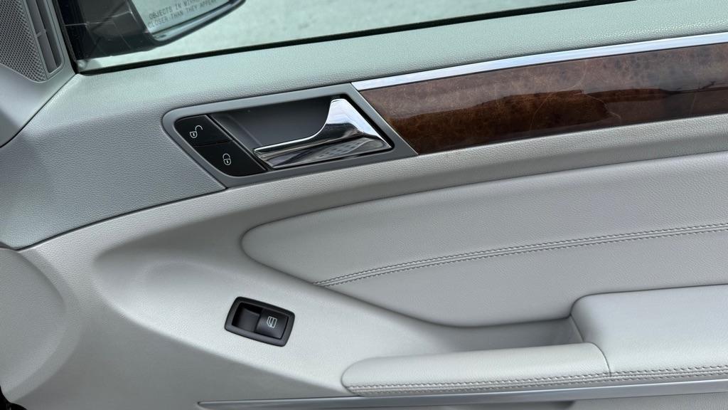 Mercedes-Benz GL-Class  2012