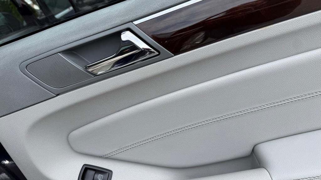 Mercedes-Benz GL-Class  2012