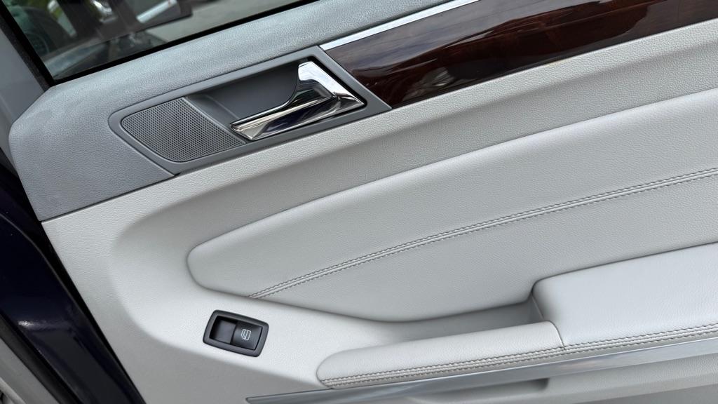 Mercedes-Benz GL-Class  2012