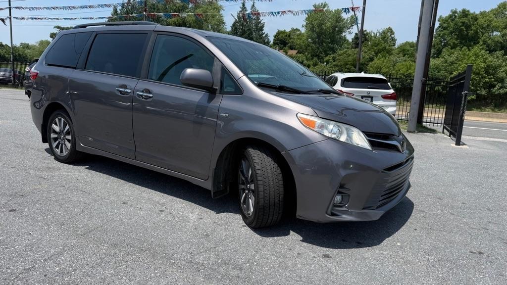 Toyota Sienna  2020