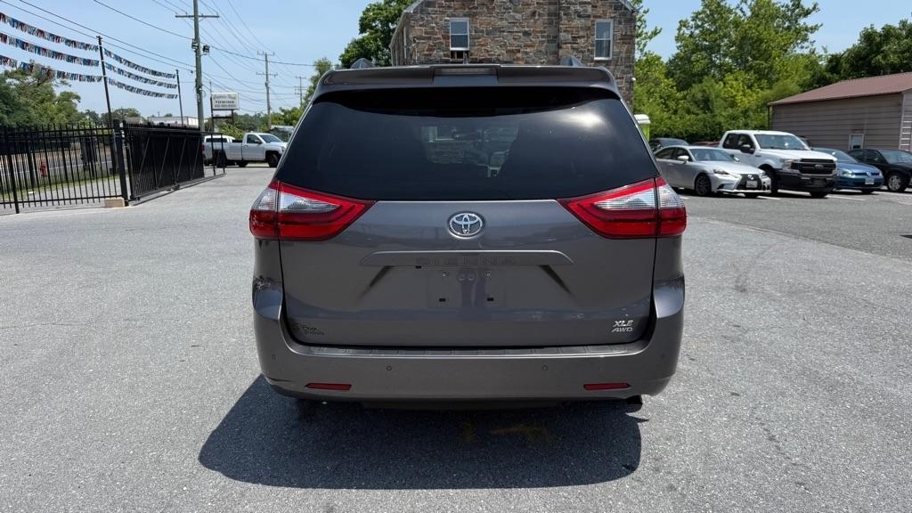 Toyota Sienna  2020
