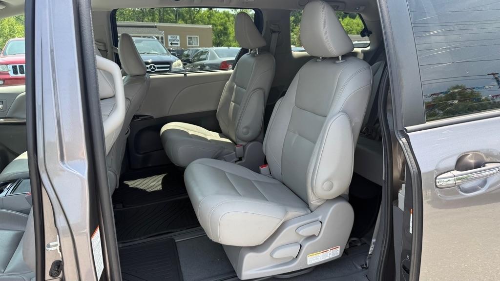 Toyota Sienna  2020