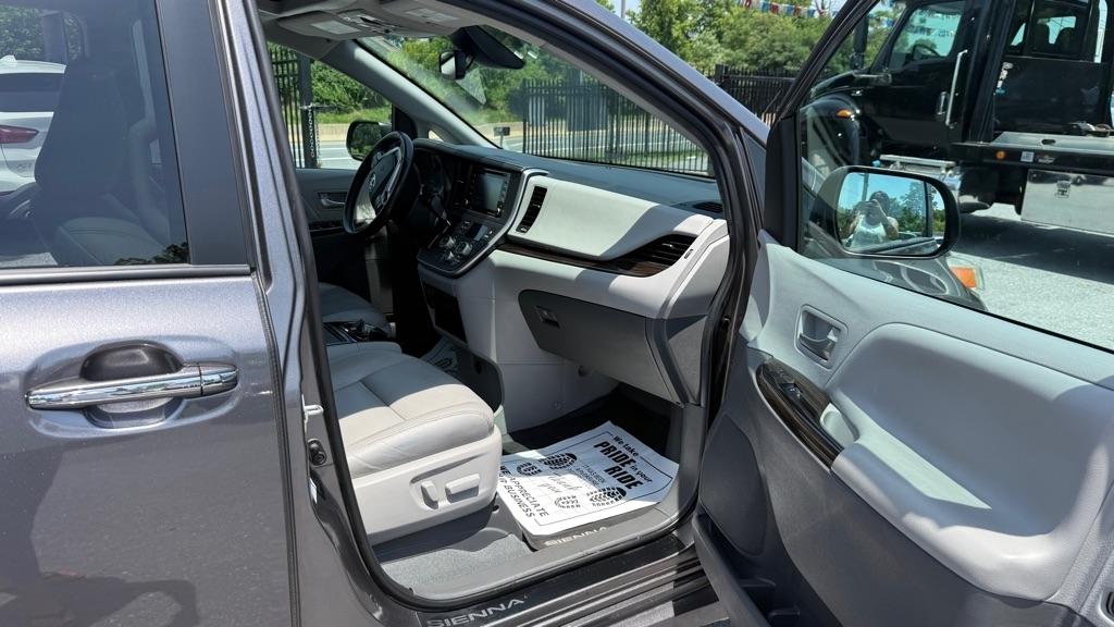Toyota Sienna  2020