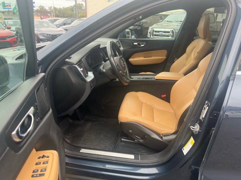 Volvo XC60 T5 Momentum 2020 Volvo XC60 T5 Momentum 2020