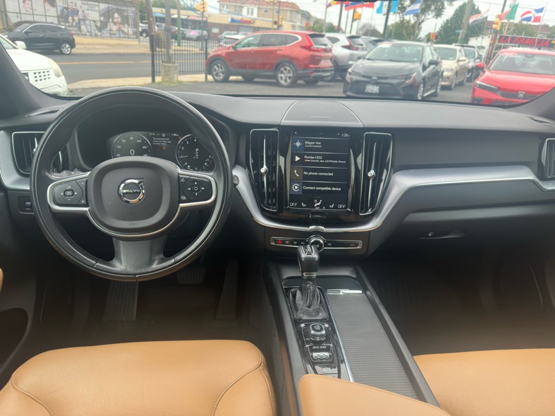 Volvo XC60 T5 Momentum 2020 Volvo XC60 T5 Momentum 2020