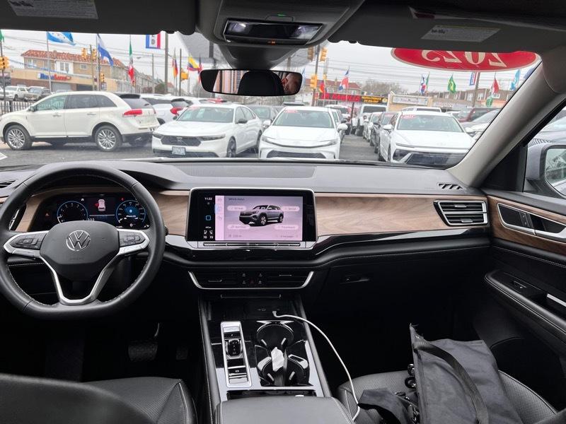 Volkswagen Atlas SE w/Technology 2025