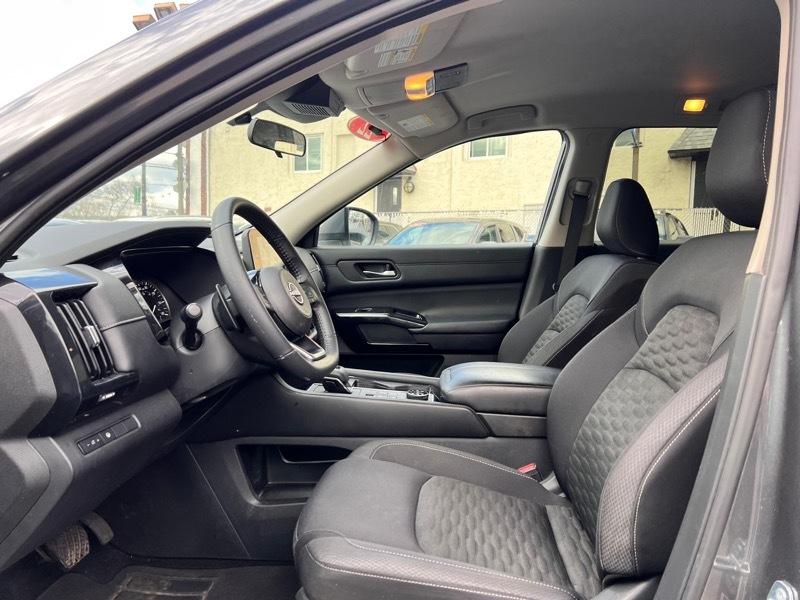 Nissan Pathfinder SV 4WD 2022