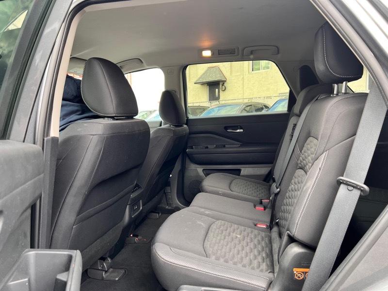 Nissan Pathfinder SV 4WD 2022