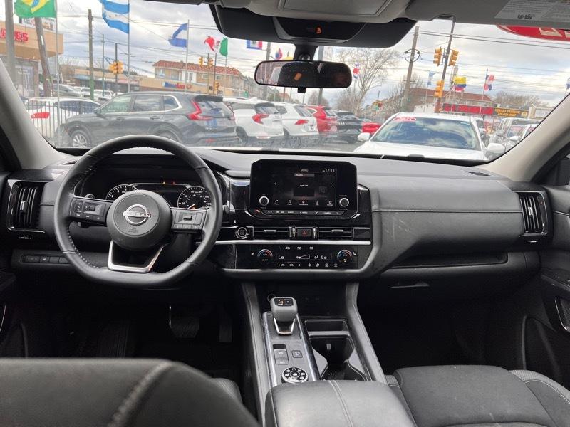 Nissan Pathfinder SV 4WD 2022