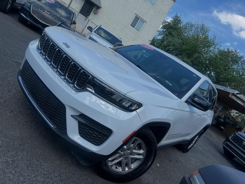 Jeep Grand Cherokee Laredo 4x4 2024