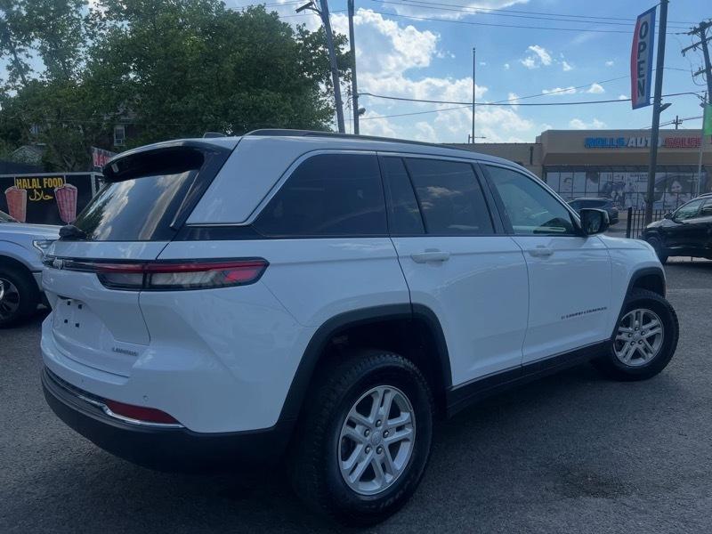 Jeep Grand Cherokee Laredo 4x4 2024