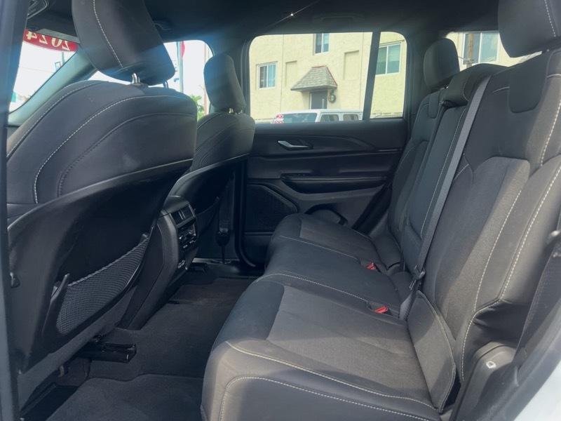 Jeep Grand Cherokee Laredo 4x4 2024