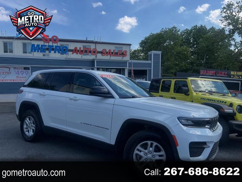 Jeep Grand Cherokee Laredo 4x4 2024