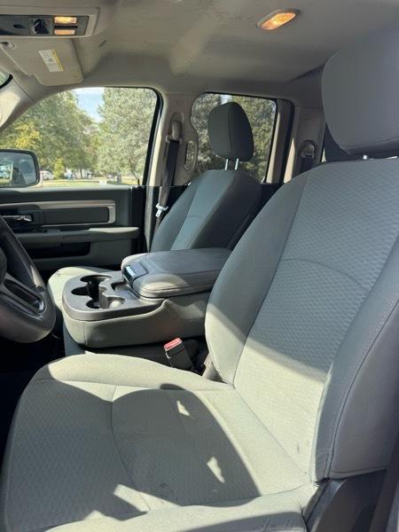 RAM 1500 4WD Quad Cab 140.5" SLT 2018