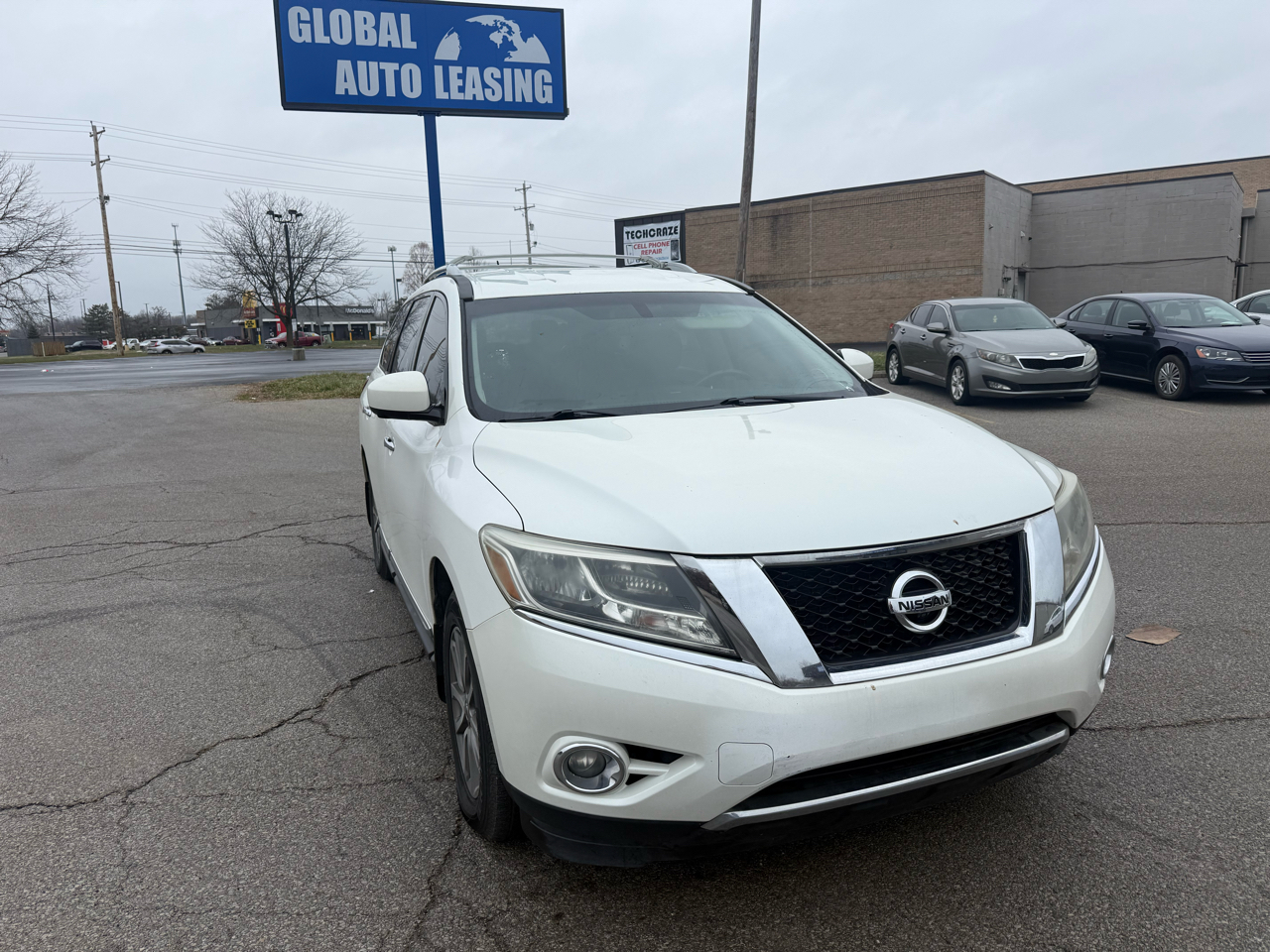 Nissan Pathfinder SV 2WD 2015