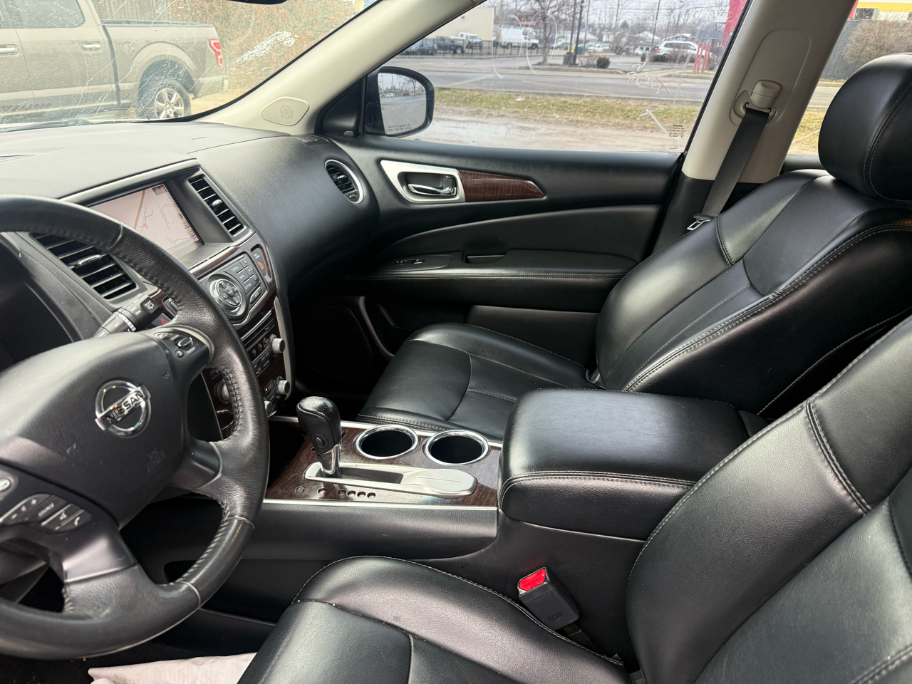 Nissan Pathfinder SV 2WD 2015