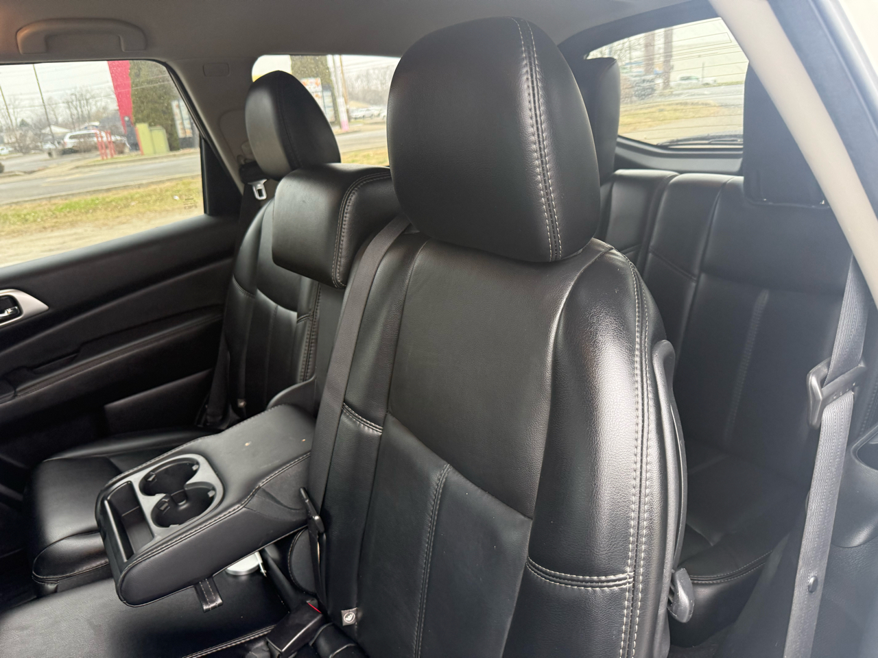 Nissan Pathfinder SV 2WD 2015