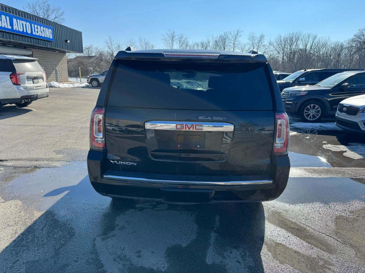 GMC Yukon Denali 4WD 2016