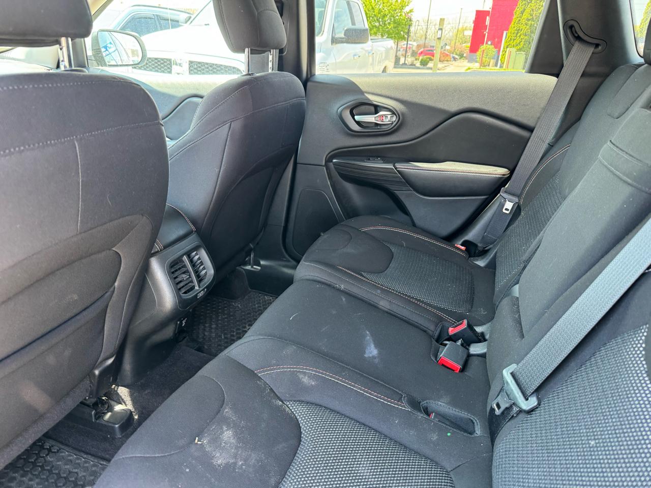 Jeep Cherokee Latitude FWD 2016