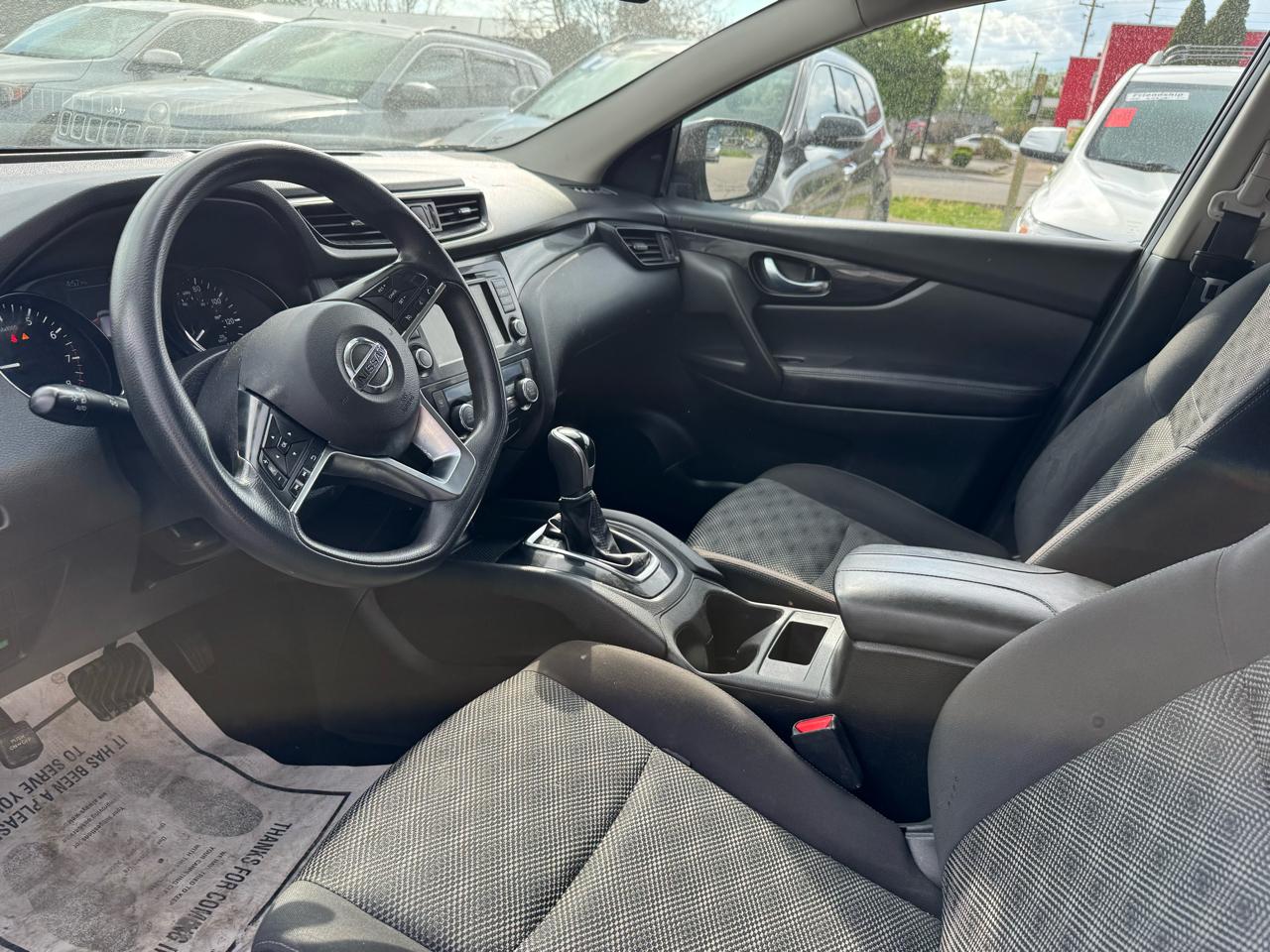 Nissan Rogue Sport S 2019