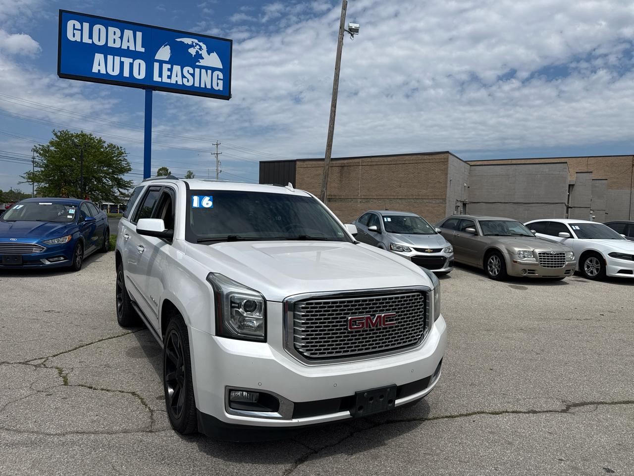 GMC Yukon Denali 4WD 2016
