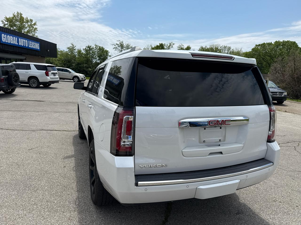 GMC Yukon Denali 4WD 2016