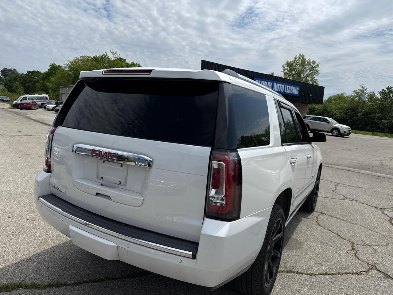 GMC Yukon Denali 4WD 2016