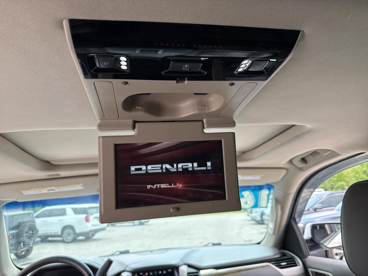 GMC Yukon Denali 4WD 2016
