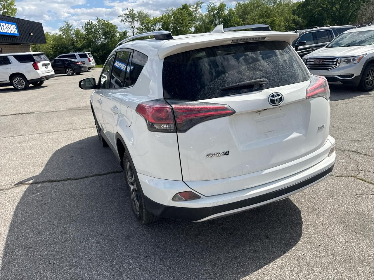 Toyota RAV4 XLE FWD 2016